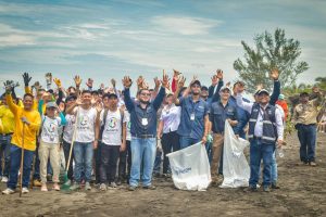 Campaña de limpieza de Playa Dorada-01